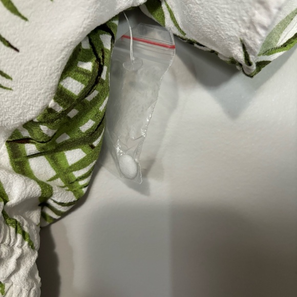 * 3‎ for $19 * Lily Morgan Tropical Leaf Top - Medium - Picture 8 of 8